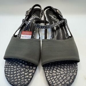 Donald Pliner luxury brand Stylish Gray Sandals size 7.5